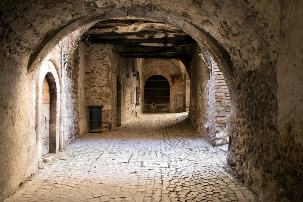 La Bifora E Le Lune Vico Sotto Gli Archi 5 Santo Stefano Di Sessanio Exterior photo