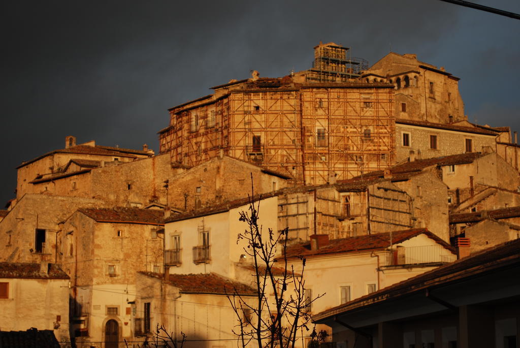 La Bifora E Le Lune Vico Sotto Gli Archi 5 Santo Stefano Di Sessanio Exterior photo