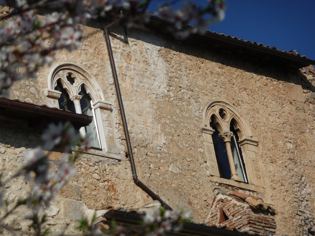 La Bifora E Le Lune Vico Sotto Gli Archi 5 Santo Stefano Di Sessanio Exterior photo
