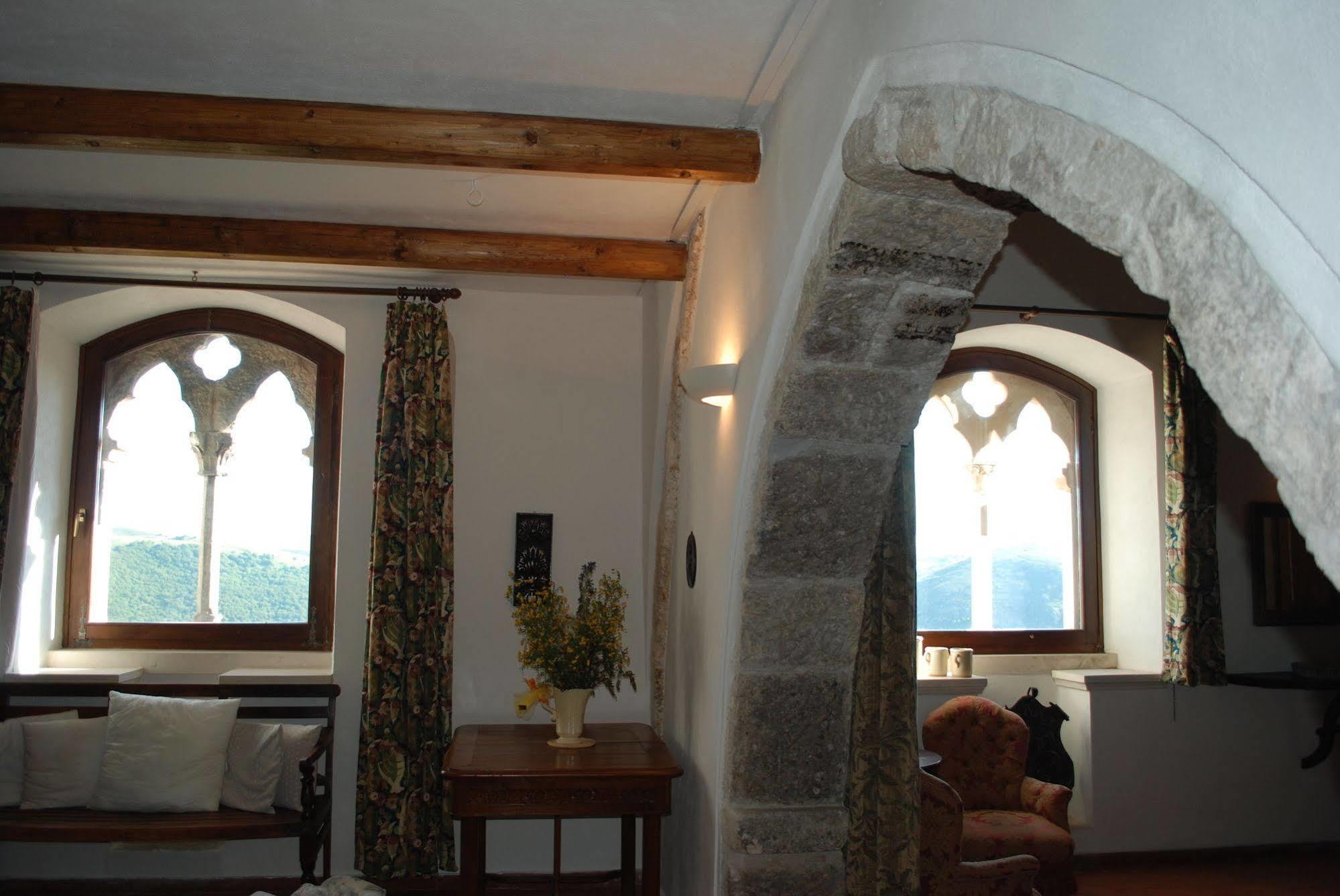 La Bifora E Le Lune Vico Sotto Gli Archi 5 Santo Stefano Di Sessanio Exterior photo