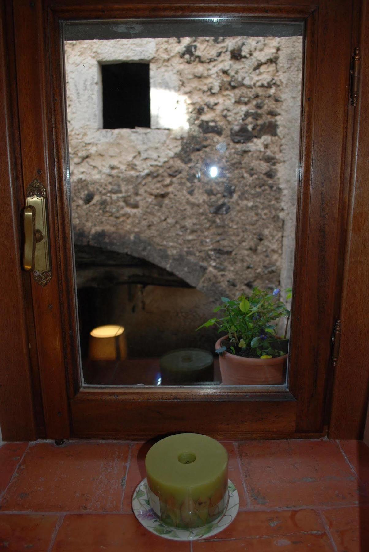 La Bifora E Le Lune Vico Sotto Gli Archi 5 Santo Stefano Di Sessanio Exterior photo
